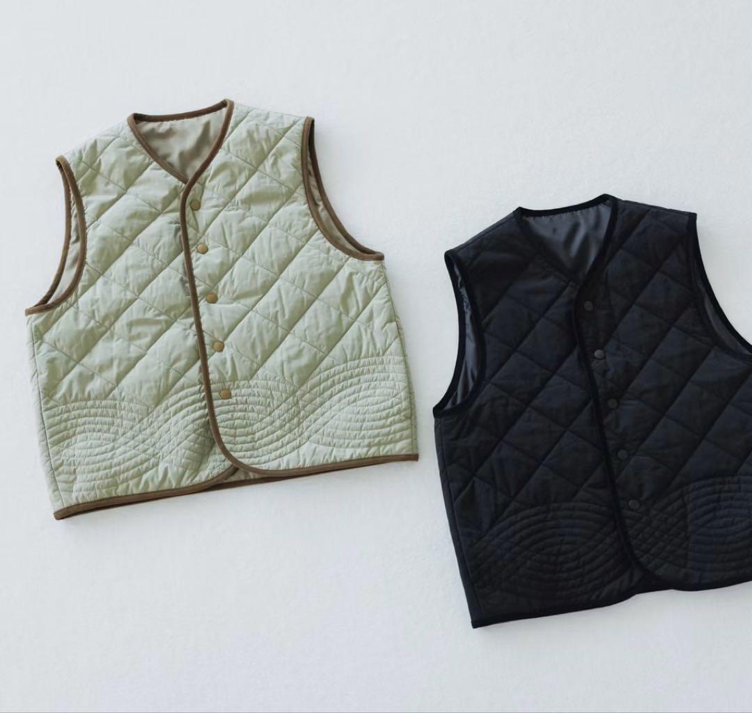 【北欧、暮らしの道具店】キルティングベスト よしいちひろさんコラボ　ライトカーキ