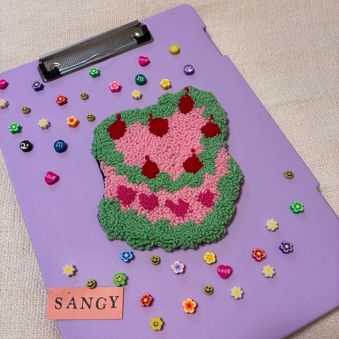 【ハンドメイド】❤︎CAKE❤︎ パンチニードル　ミニラグ　マット　小物置き