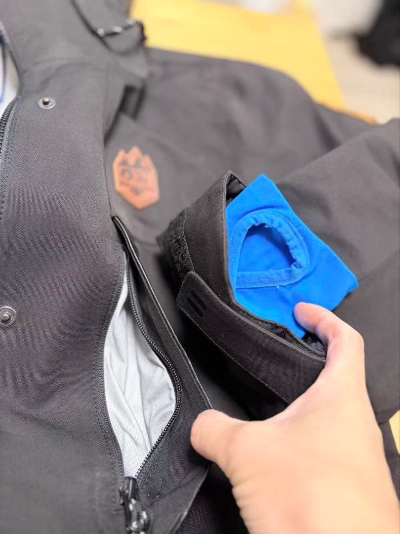 スノーボード用防水ジャケット 黒