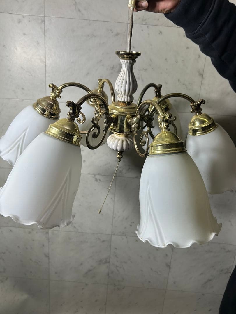 アンティーク・レトロ調のシャンデリア（天井照明）