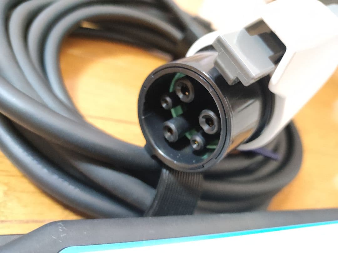 日産リーフ 充電ケーブル 3NK5E