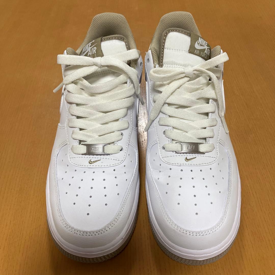 Nike Air Force 1 ホワイト/カーキ　箱付き