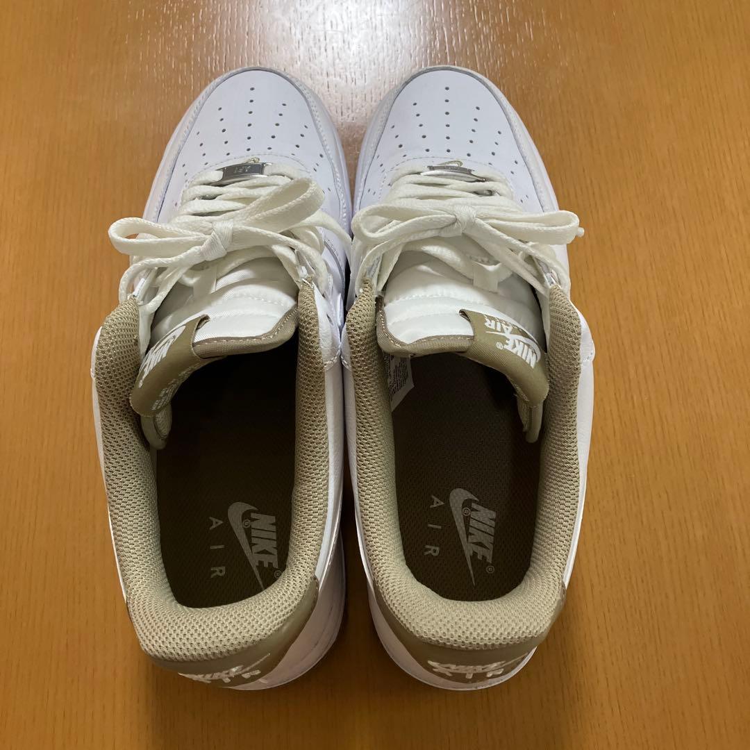 Nike Air Force 1 ホワイト/カーキ　箱付き