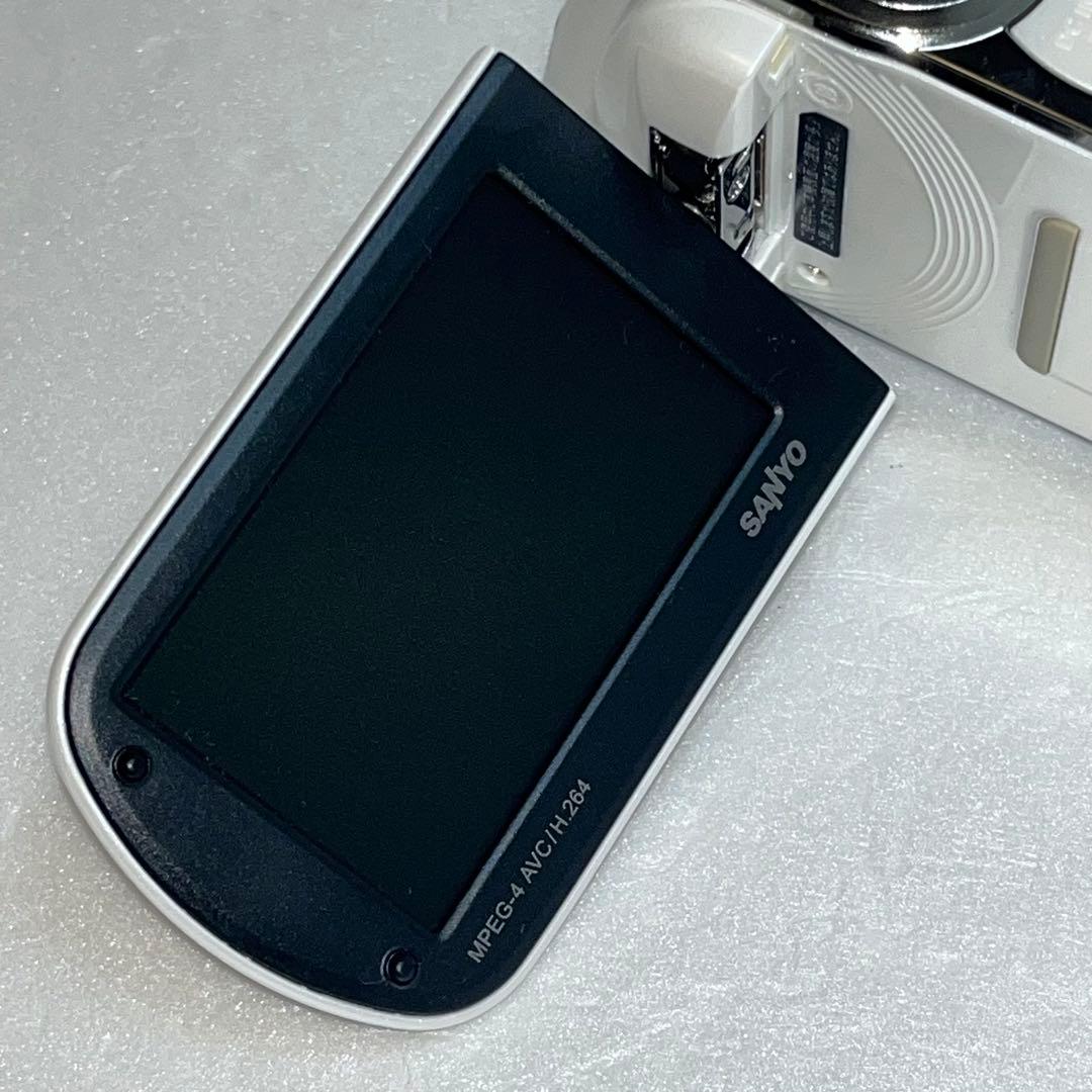 ☆極美品☆SANYOデジタルムービーカメラXacti DMX-CG100ホワイト