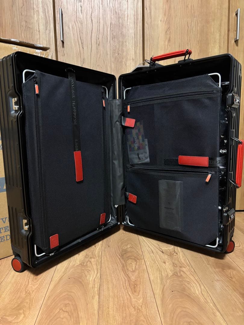 INNOVATOR キャリーケース 70L 限定ステルスレッド