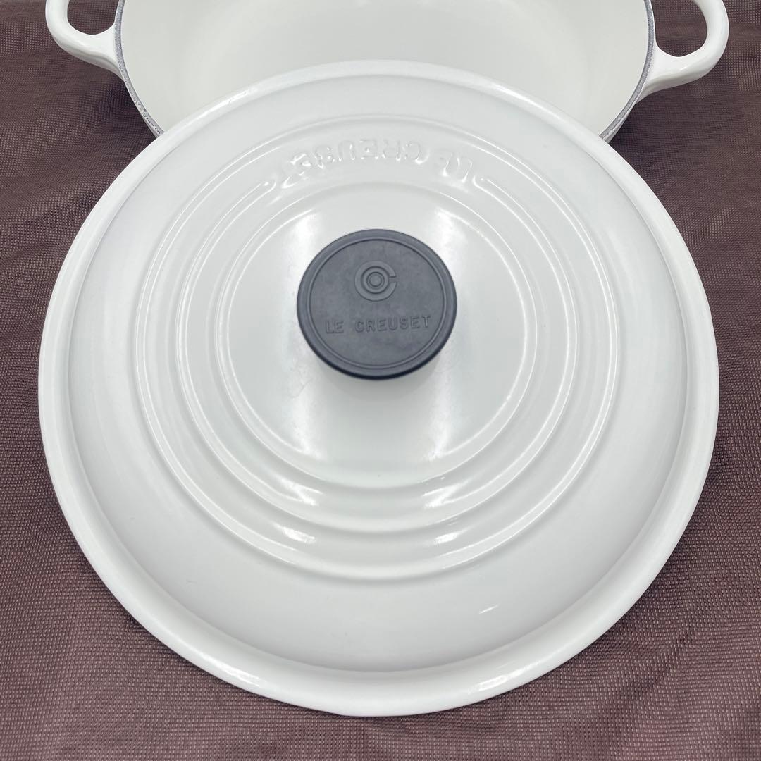 美品 ル・クルーゼ ビュッフェ・キャセロール 26cm ホワイト 浅型両手鍋