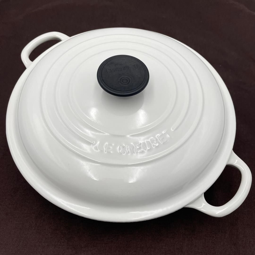 美品 ル・クルーゼ ビュッフェ・キャセロール 26cm ホワイト 浅型両手鍋