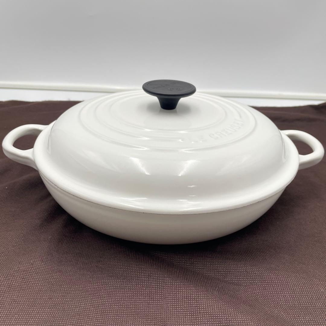 美品 ル・クルーゼ ビュッフェ・キャセロール 26cm ホワイト 浅型両手鍋