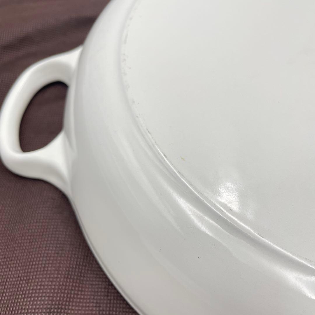 美品 ル・クルーゼ ビュッフェ・キャセロール 26cm ホワイト 浅型両手鍋