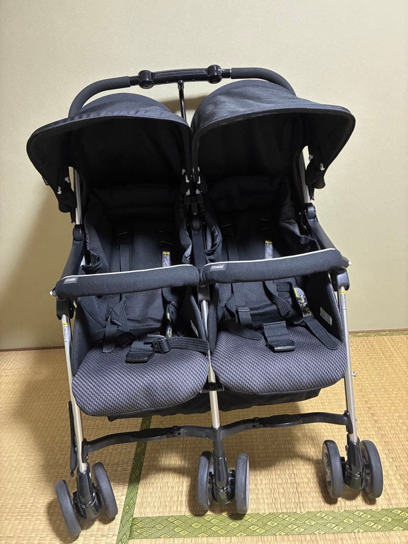 コンビ ブラック ツインスピン　二人乗りベビーカー　双子ベビーカー