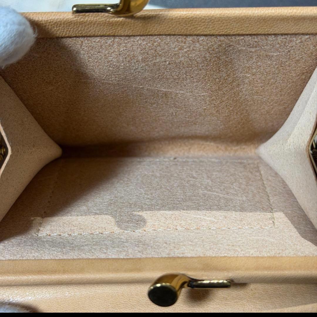 IL BISONTE ベージュ 二つ折り財布