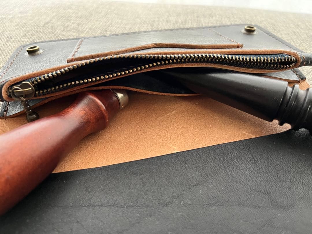 トラッカーウォレット ブラック タンニン鞣し 牛革 ハンドメイド 長財布