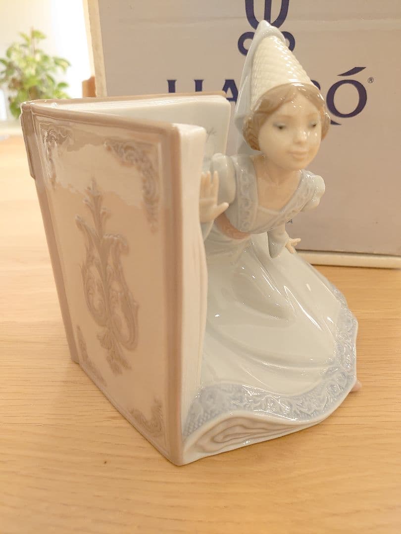 【極美品 無欠損 希少】LLADRO リヤドロ No.6797「絵本の王女」