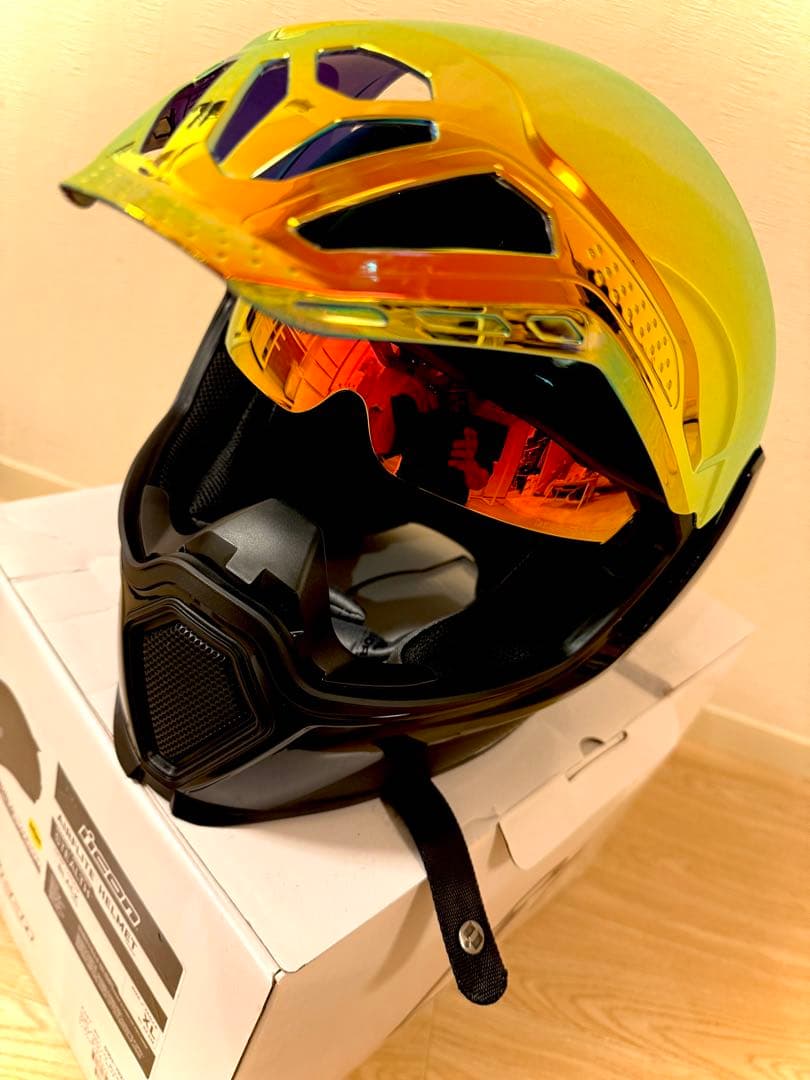 ICON（アイコン）AIRFLITE ステルス ヘルメット 定価82,850円