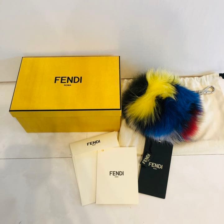 フェンディ　ファー　チャーム　FENDI
