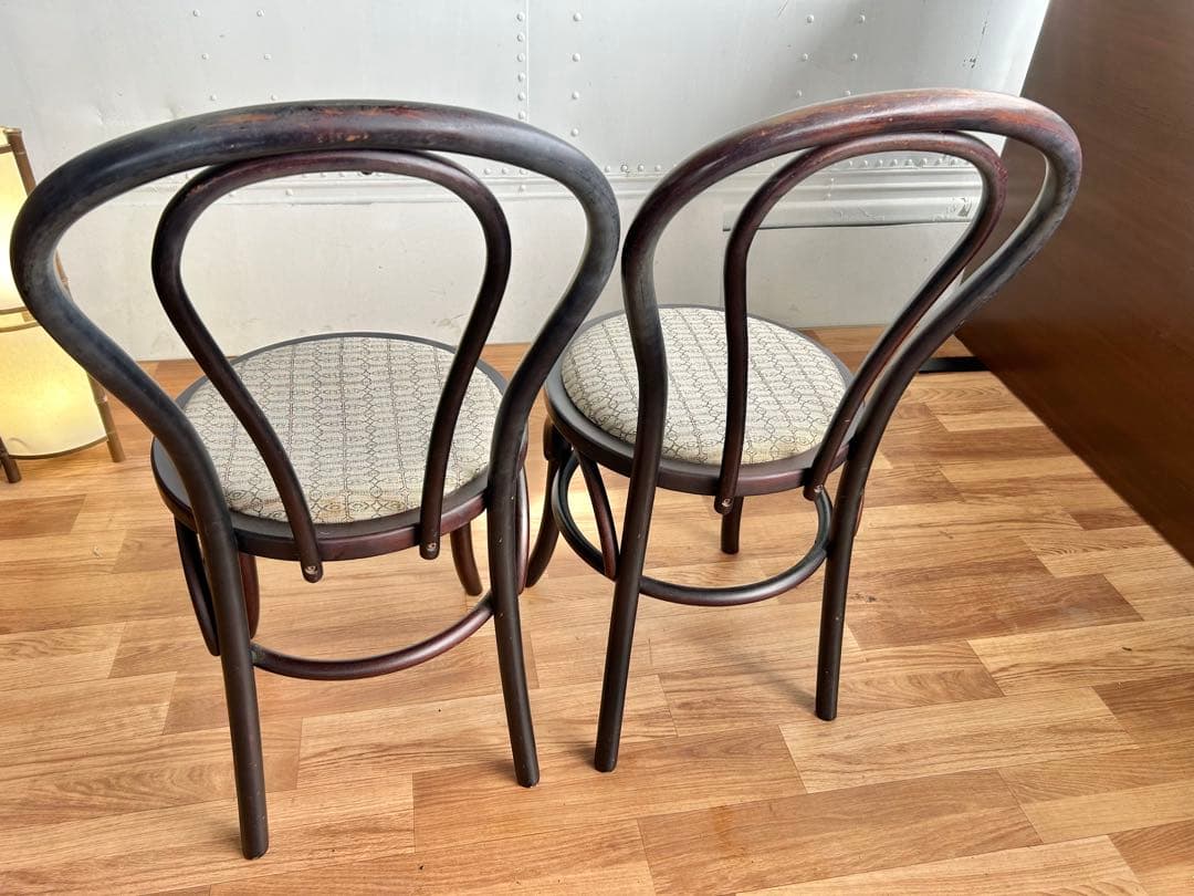 684 ウィンザーチェア 2脚　秋田木工風　ダイニングチェア　ナチュラル　a