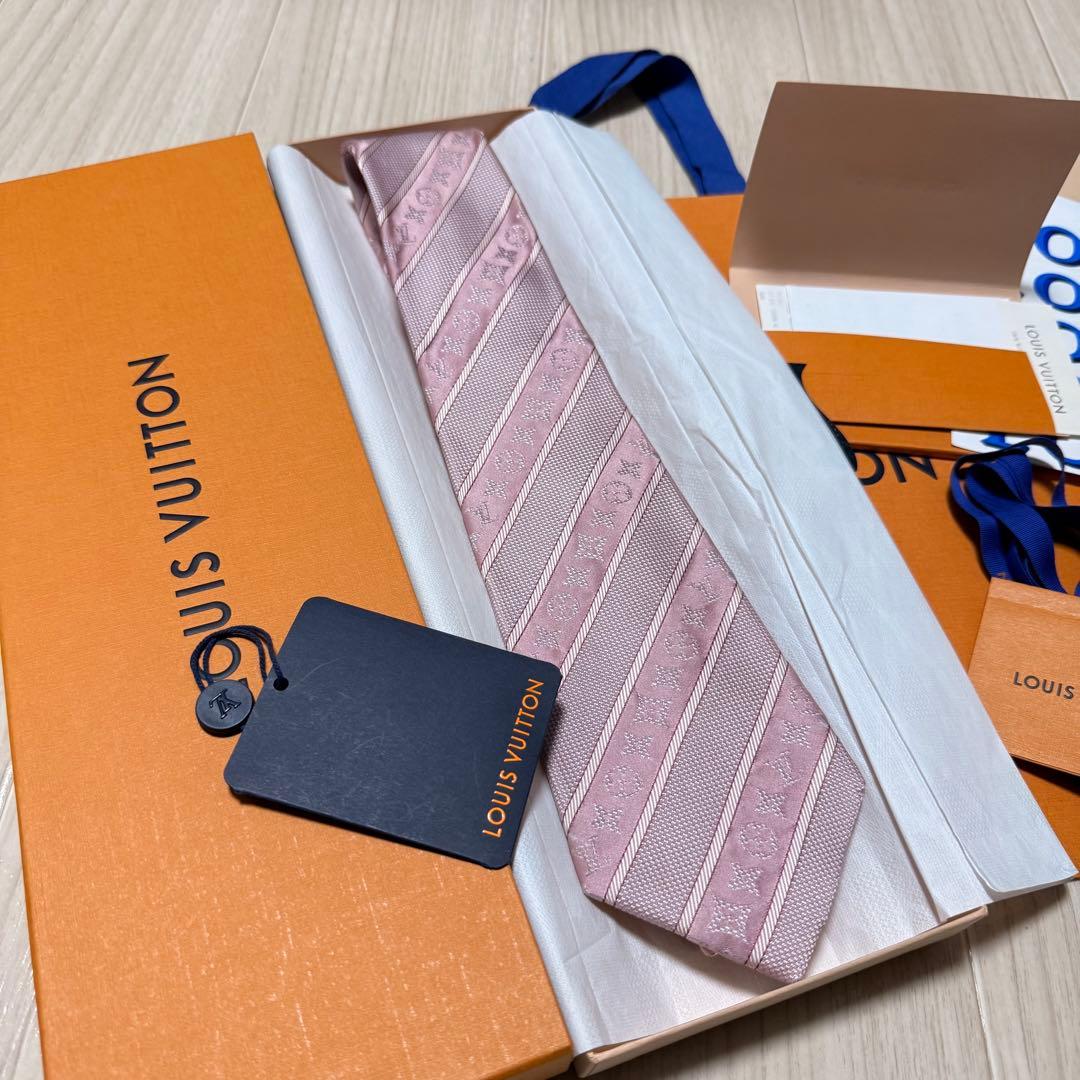 新品箱紙袋セット✨ヴィトンネクタイ　ヴィトン　ネクタイ　ピンク　ピンクネクタイ