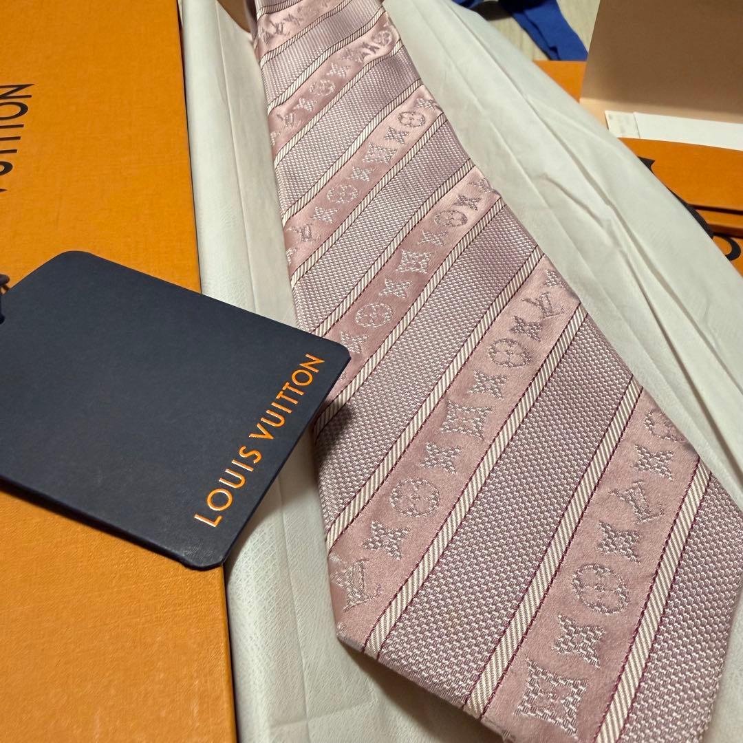新品箱紙袋セット✨ヴィトンネクタイ　ヴィトン　ネクタイ　ピンク　ピンクネクタイ