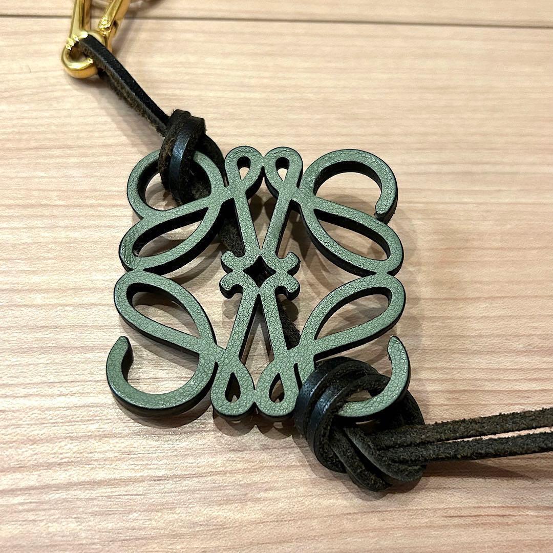 み*ん様 LOEWE ロエベ アナグラム キーホルダー チャーム バッグチャーム