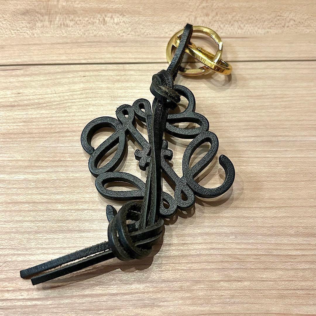 み*ん様 LOEWE ロエベ アナグラム キーホルダー チャーム バッグチャーム