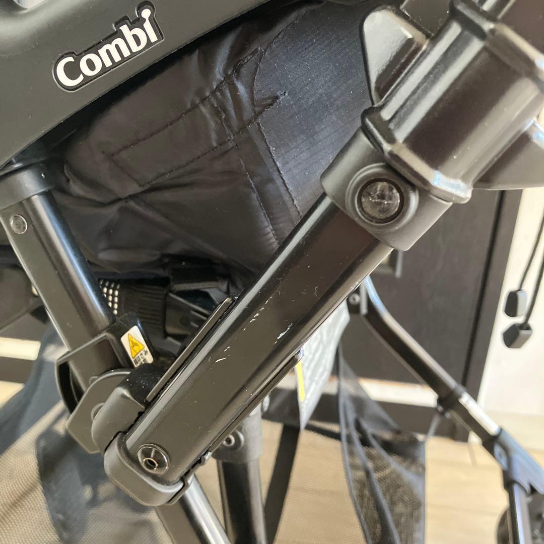 Combi スゴカル4キャスエアー エッグショック　ネイビー