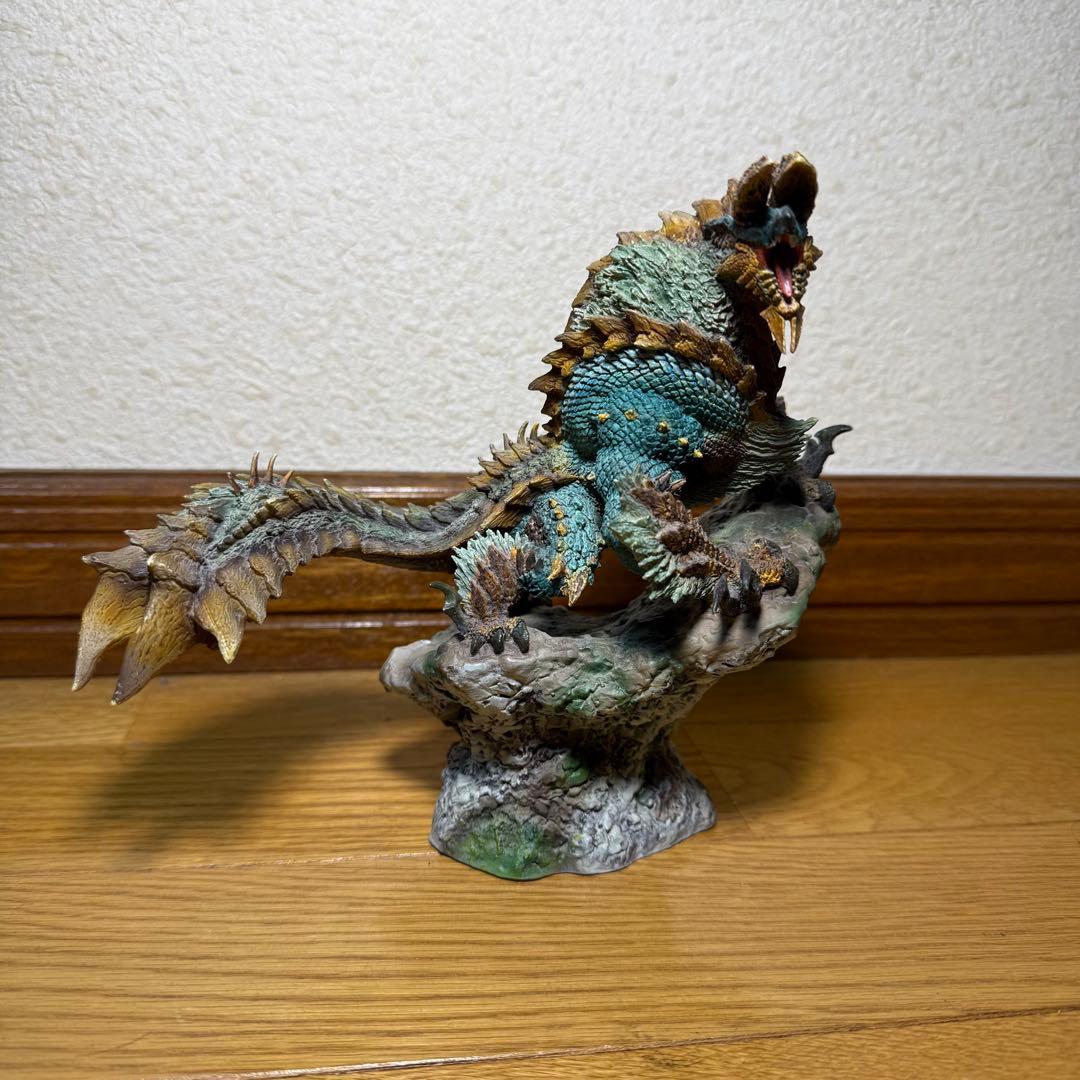 モンスターハンター　モンハン　ジンオウガ　クリエイターズモデル　フィギュア