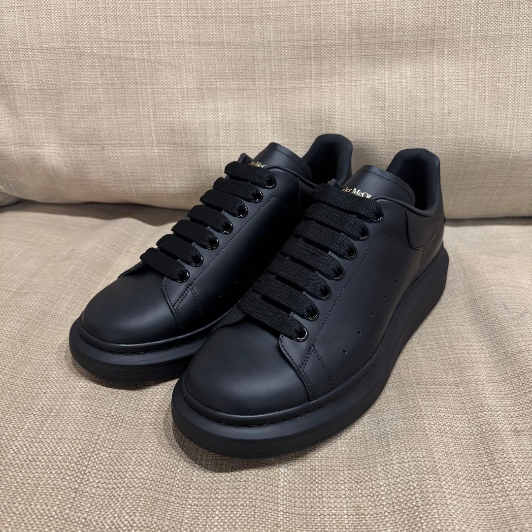 黒x黒【新品 41/26cm】アレキサンダーマックイーン スニーカー