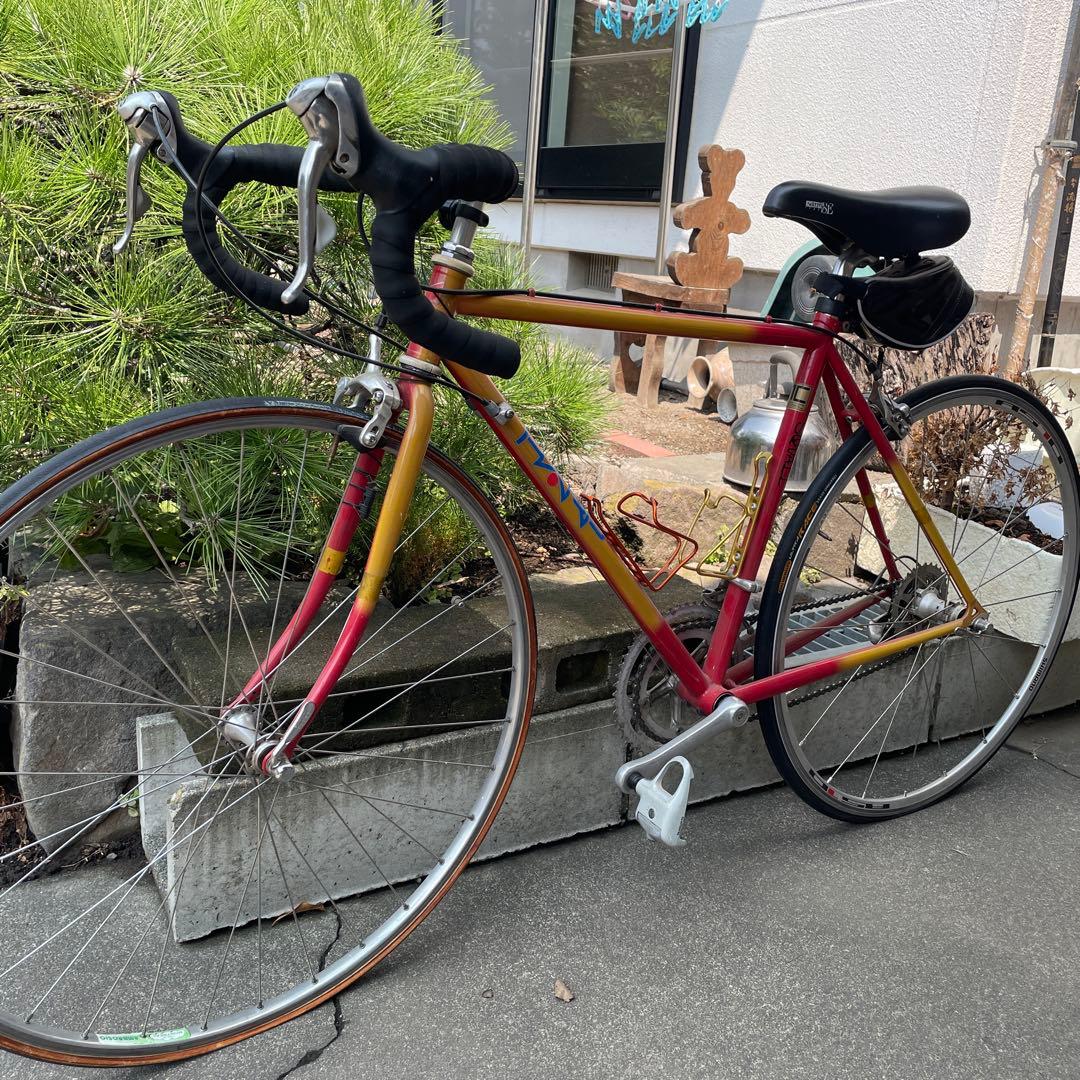前橋市タキザワサイクルHARPロードバイク レッド/ゴールド