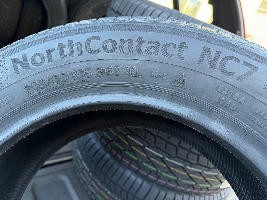 205/60R16 コンチネンタル NC7 スタッドレス 送料無料地域有