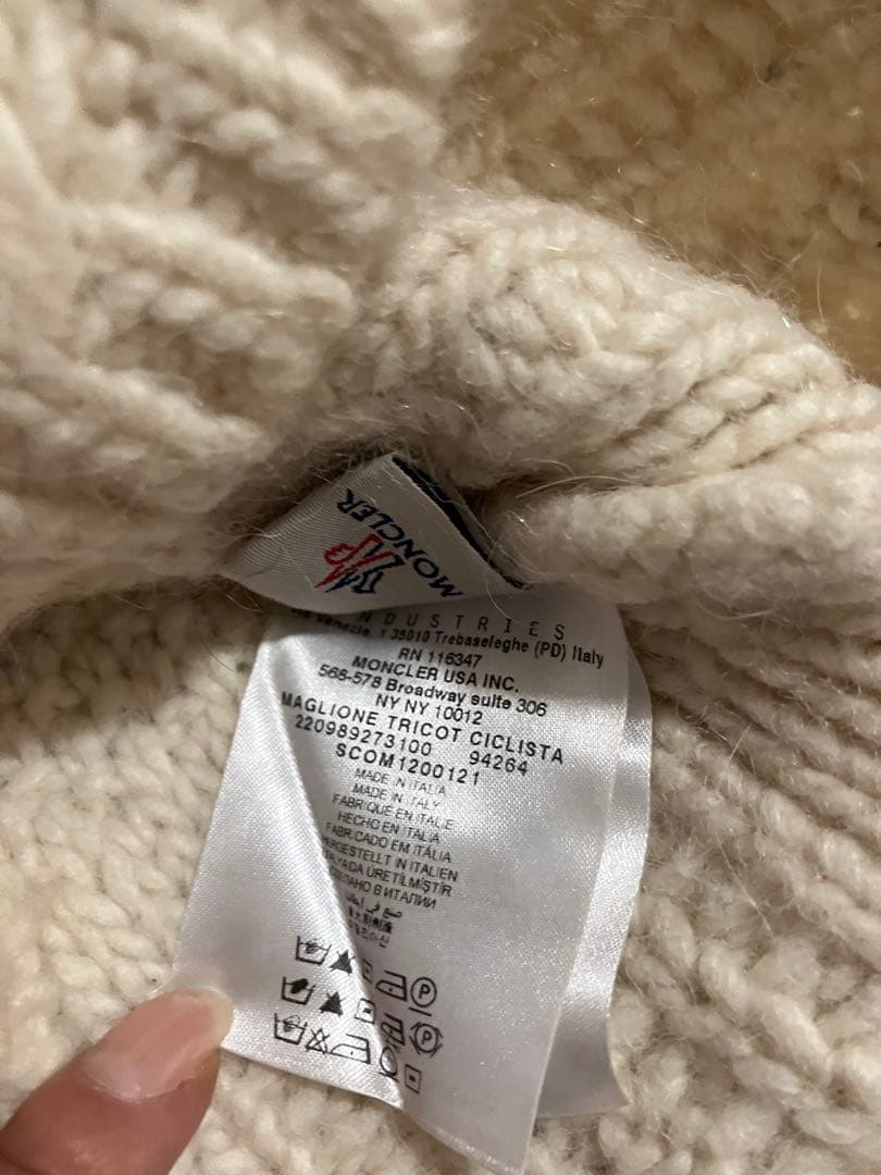 Moncler Grenobleモンクレール　タートルニット