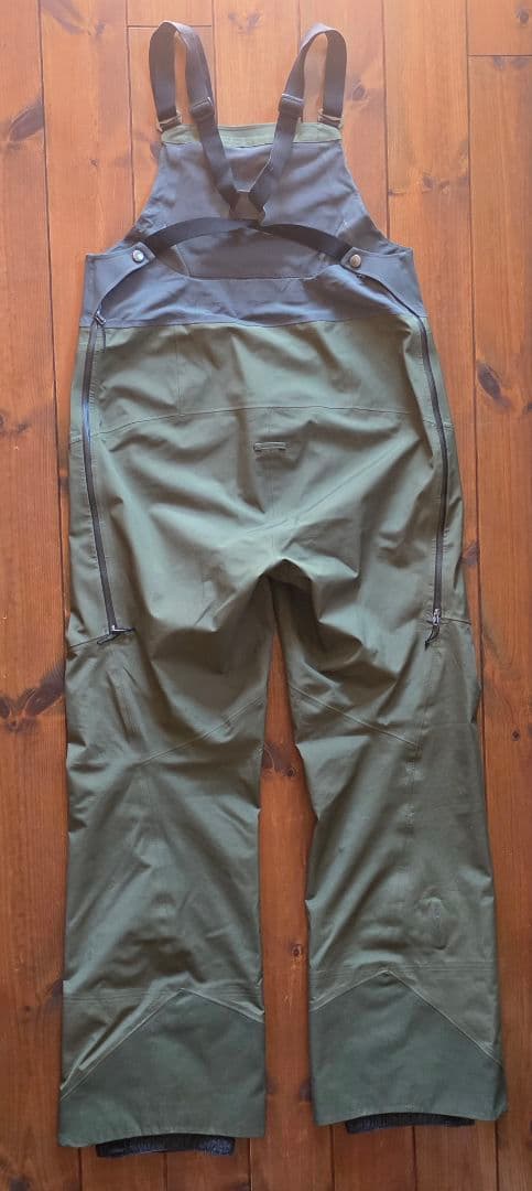 【パタゴニア】ビブパンツ スキーウェア スノーボードウェア (Mサイズ)