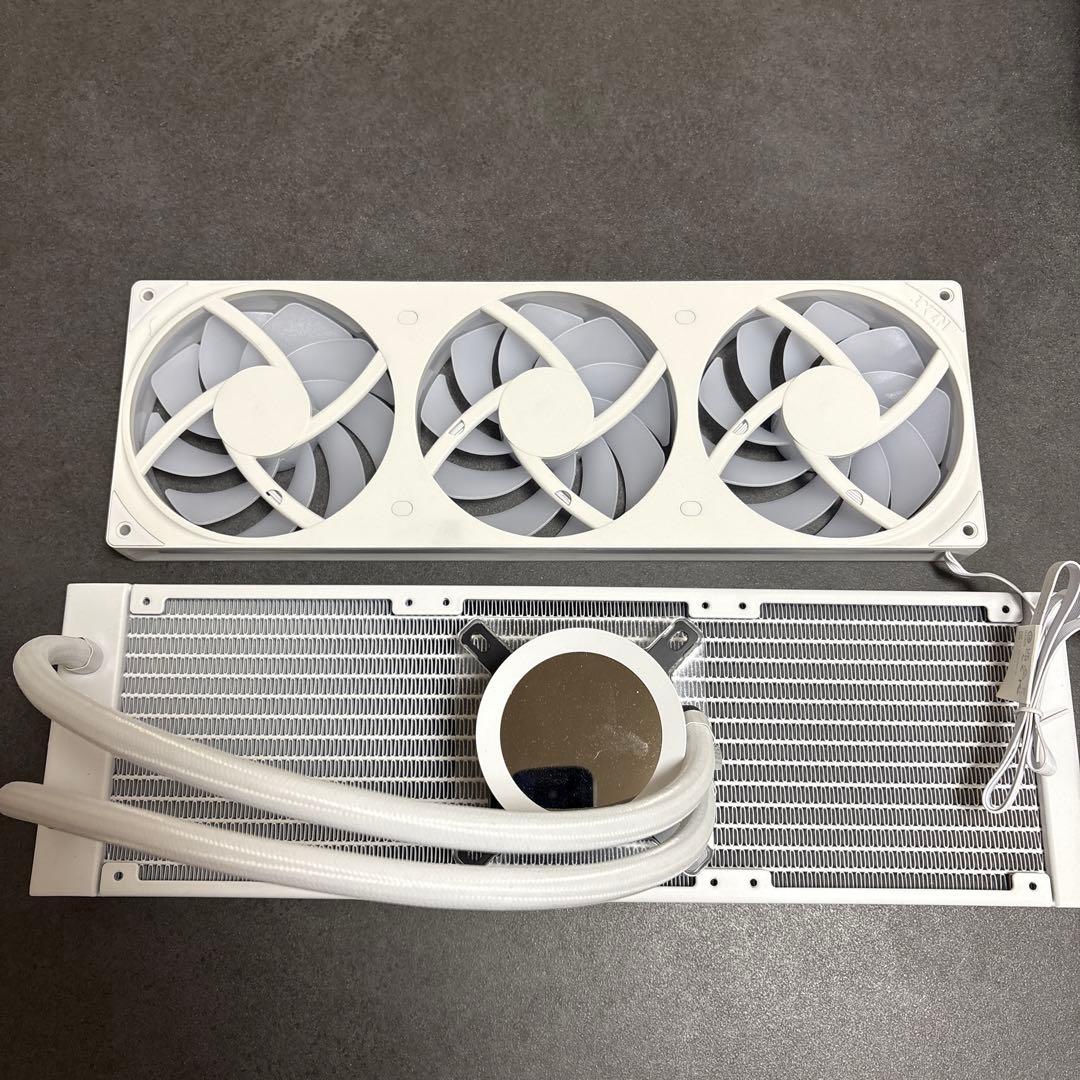 NZXT KRAKEN PLUS 360 RGB　ホワイト