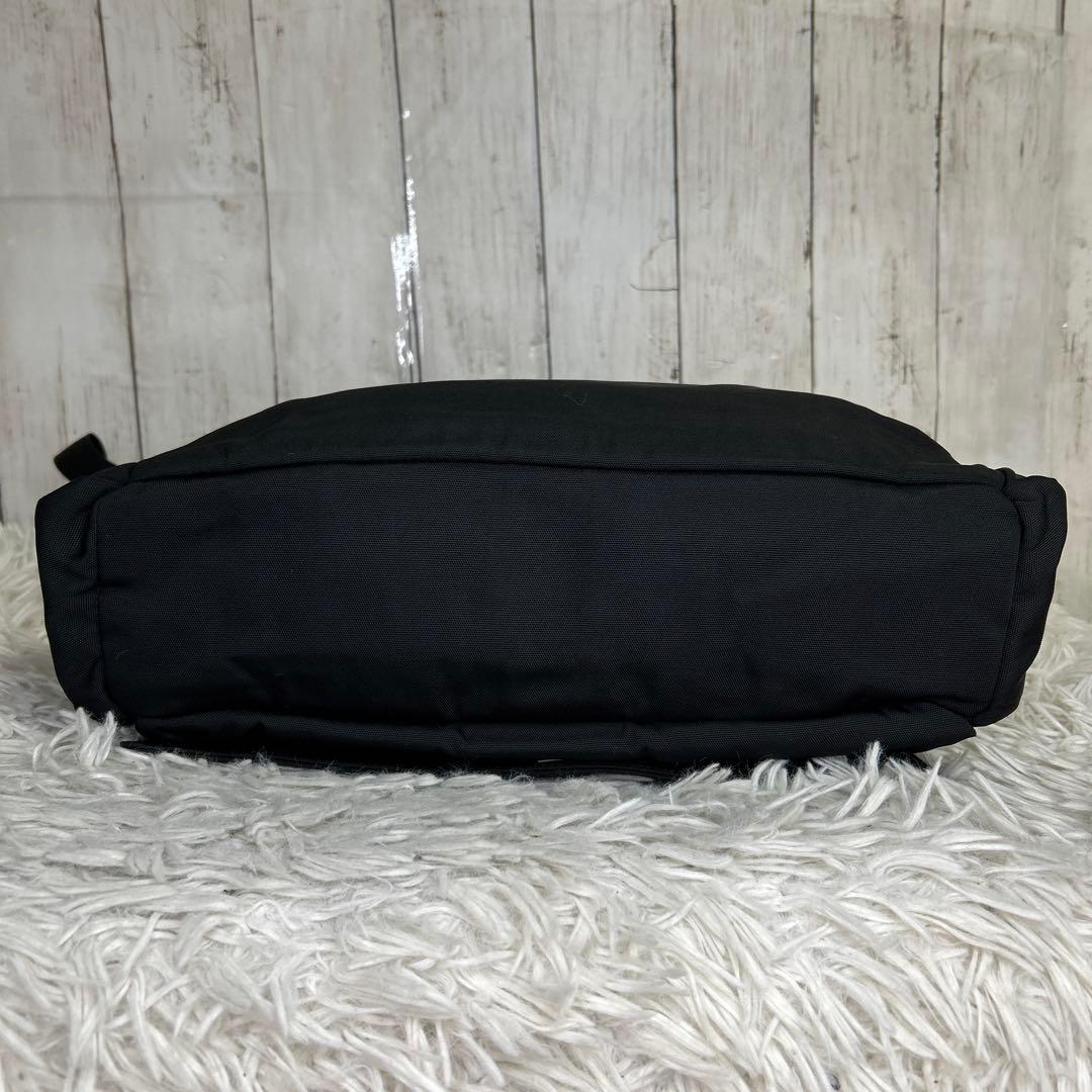 GUCCI ロゴ　ナイロン ショルダーバッグ　メッセンジャーバッグ　ブラック