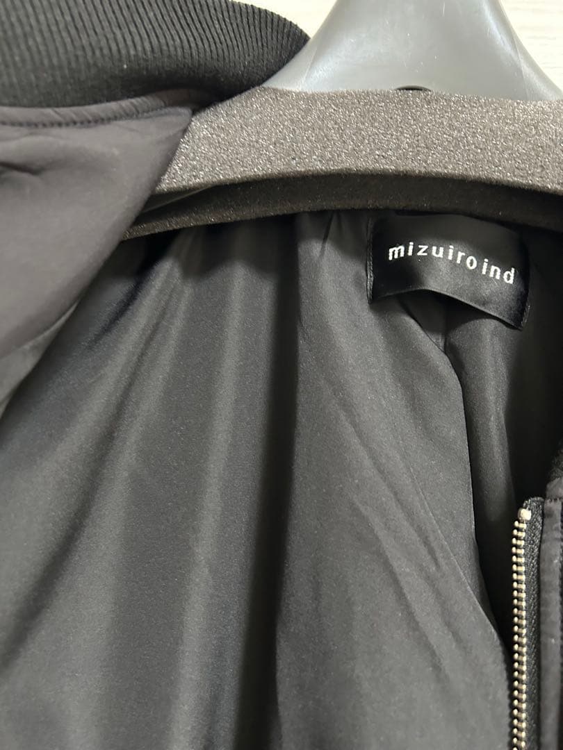 ミズイロインド　ダウンブルゾン