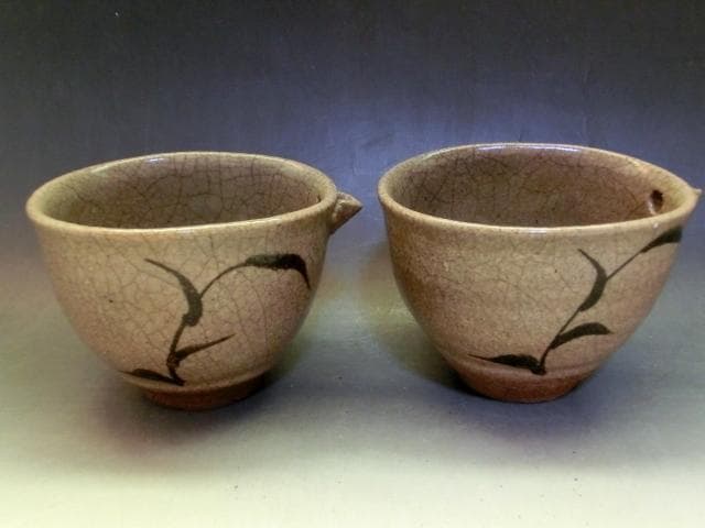 酒器■絵唐津 歪み片口 2客 古唐津超名品【江戸時代】猪口 酒杯 時代物 骨董