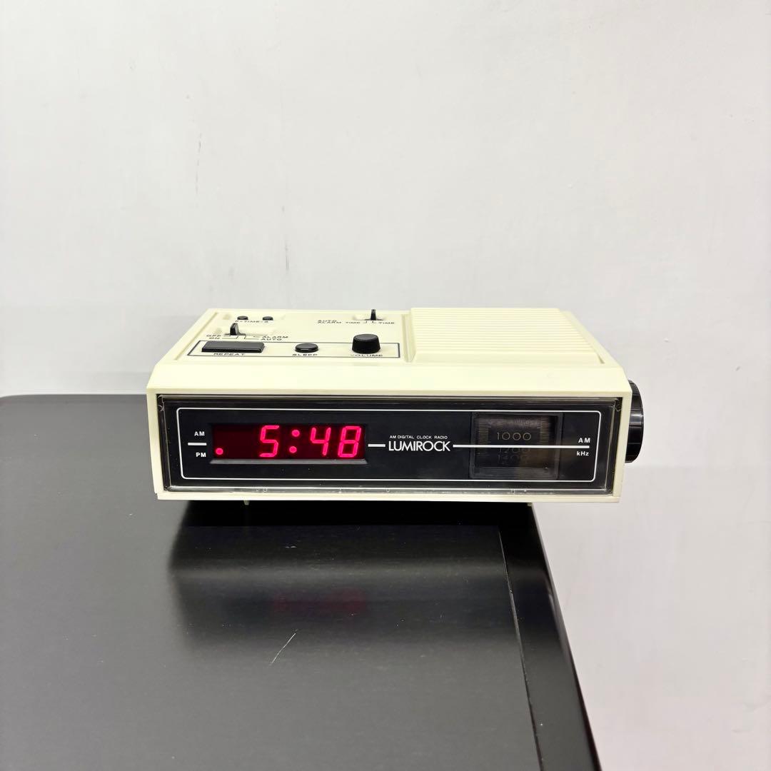 デジタル時計 ルミロック AMラジオ アラーム 目覚 レトロ スペースエイジ