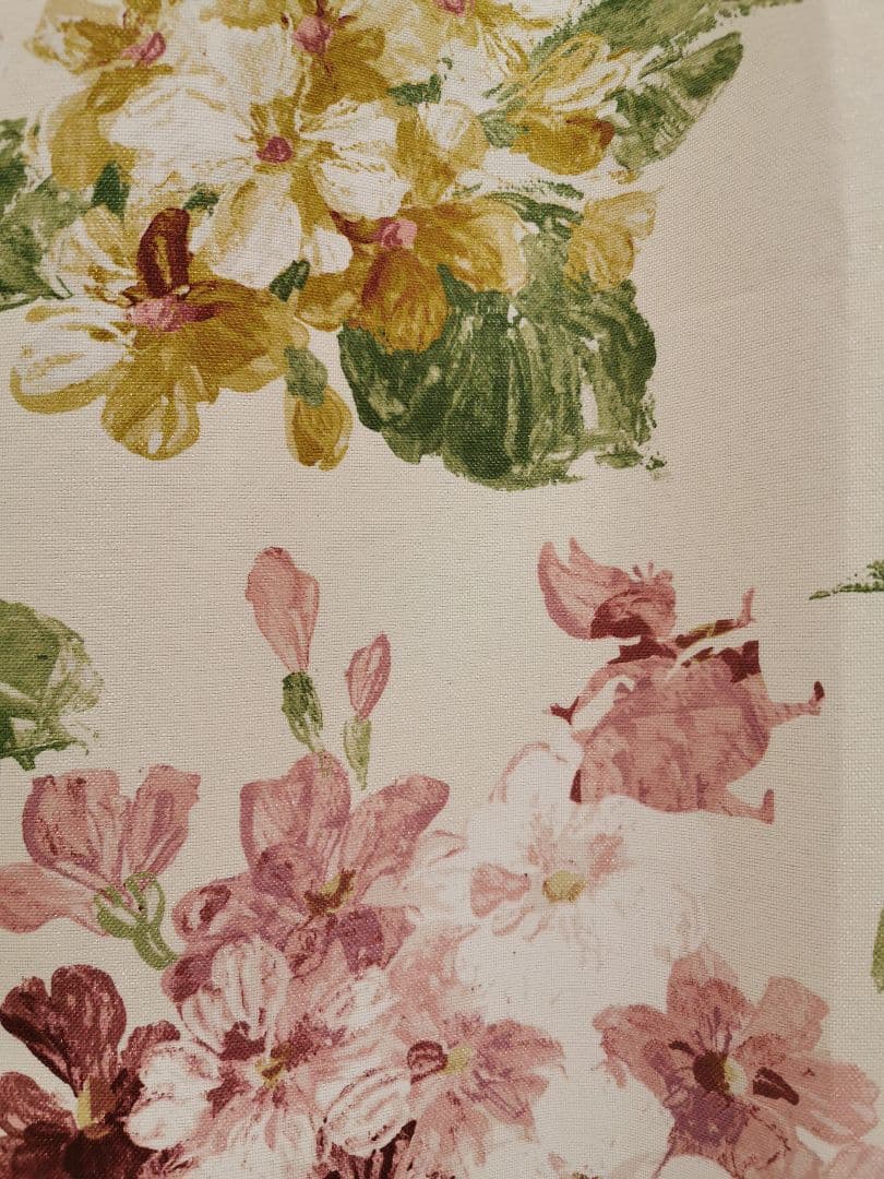 【ディズニー】厚地遮光カーテン・アジサイ「ふしぎの国のアリス」