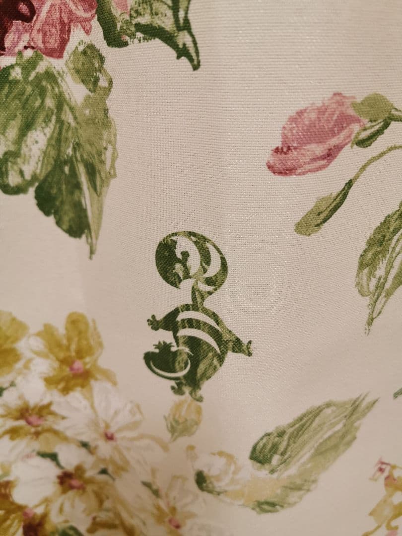 【ディズニー】厚地遮光カーテン・アジサイ「ふしぎの国のアリス」