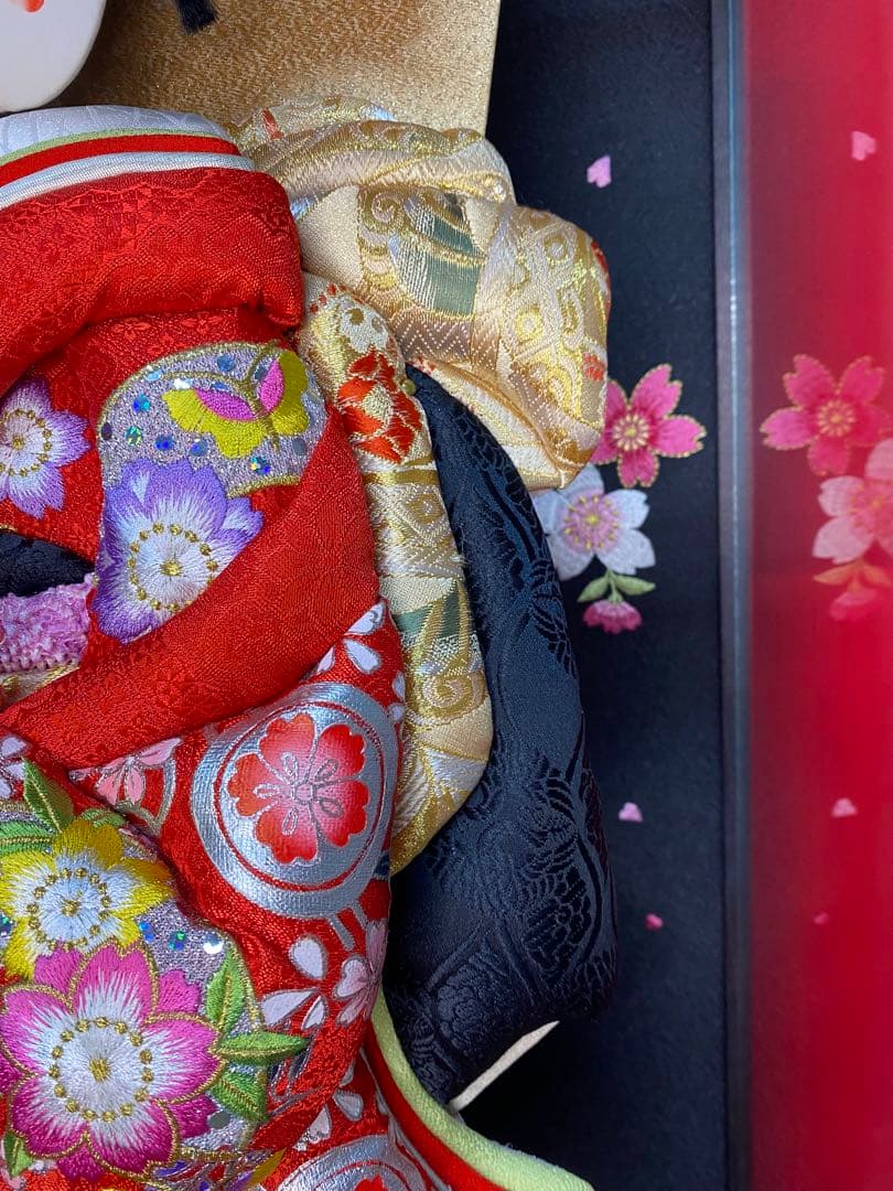 羽子板　宝童作　振袖刺繡ガラスケース２０号・間口約４０×奥行約３２×高さ約７５㎝