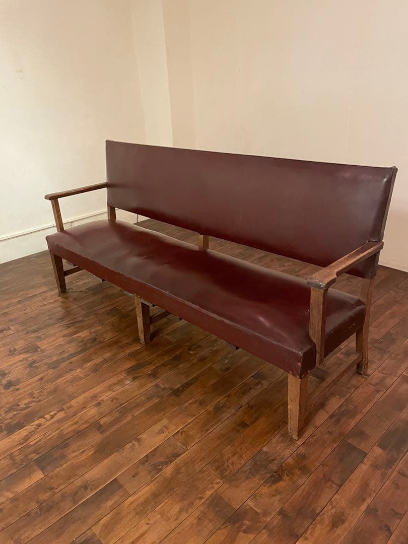 昭和レトロ　診療所の待合室　長椅子