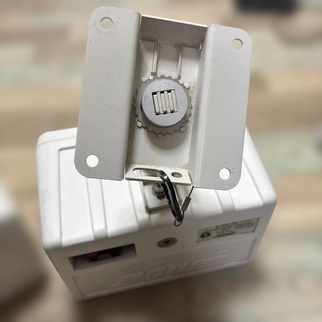 ミ*ズ様 BOSE　スピーカー　101MMW　ペア　天吊金具付き　ホワイト 白