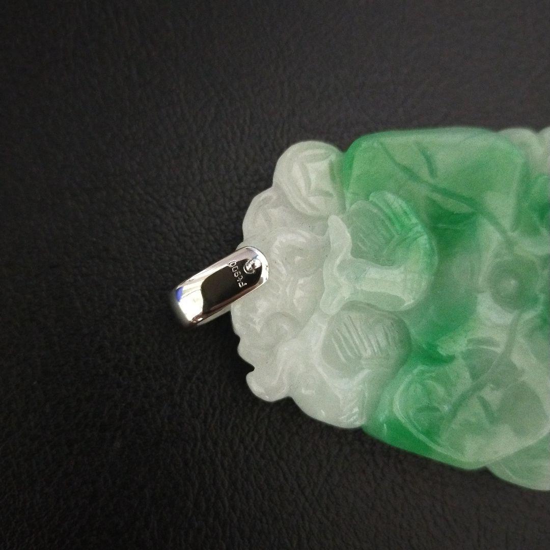 希少　Pt900 刻印　翡翠 ？花彫刻 ペンダント 美品