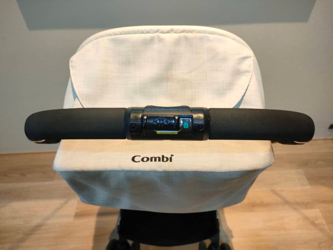 コンビホワイトレーベル クロスゴー ベビーカー　エッグショック　ガーデニアグレー