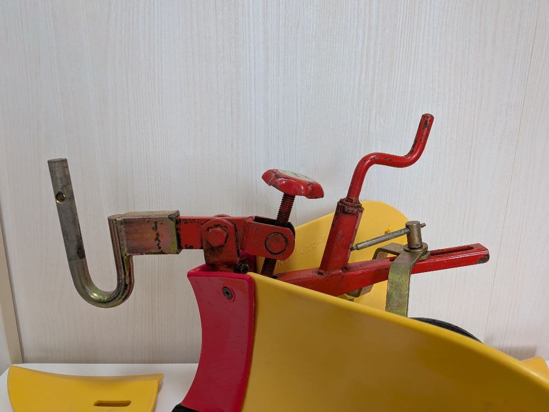 「畝立てる君②号！！」New イエロー 培土器クボタ 黄羽付 （尾輪付。）