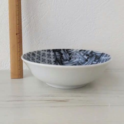 新品　九谷焼　9cm 小鉢　眠り猫　E　ねこ　ネコ　猫