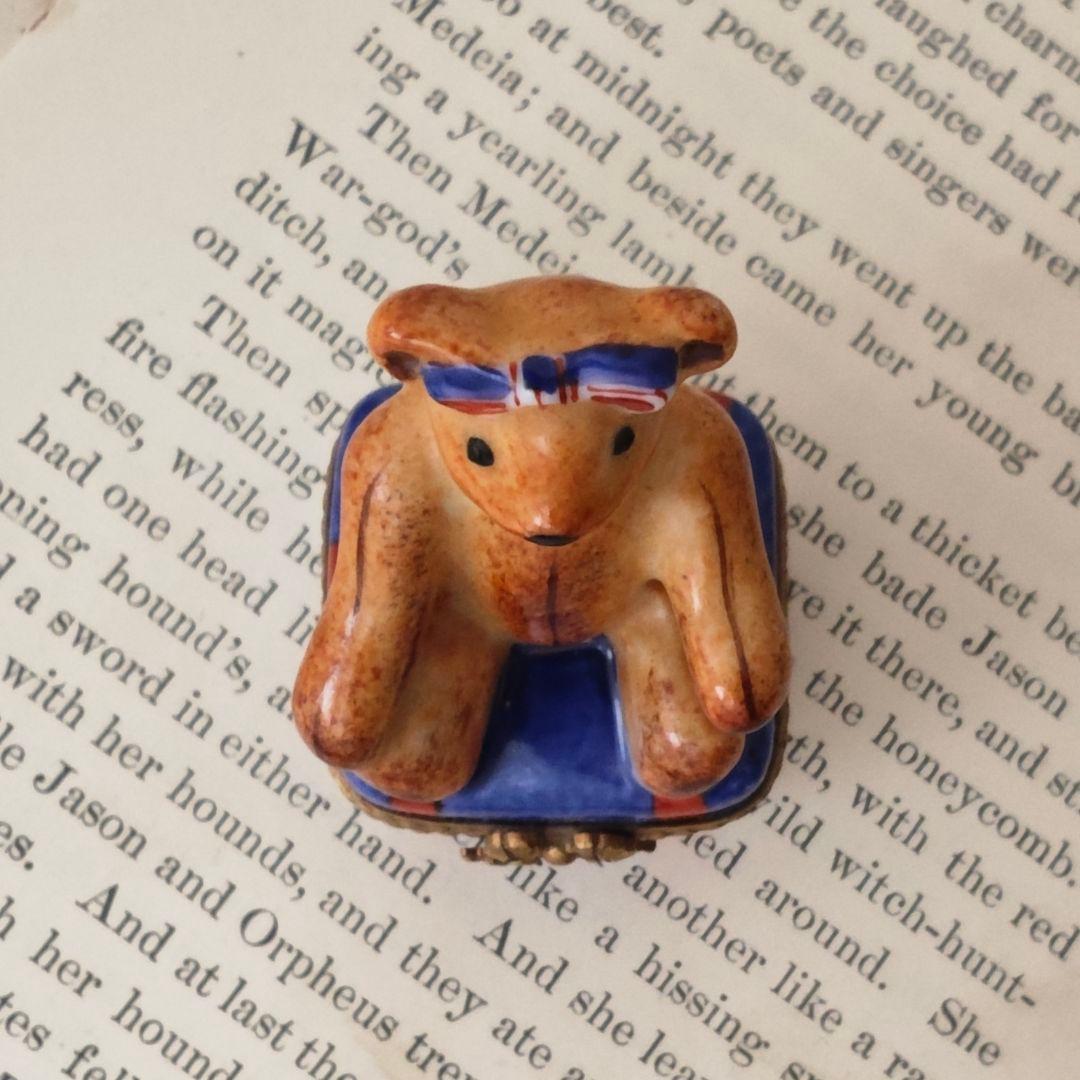 リモージュボックス　トリコロールリボンのテディベア　フランス製トリンケット