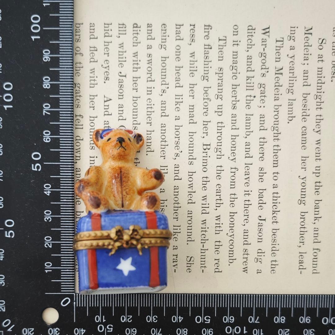 リモージュボックス　トリコロールリボンのテディベア　フランス製トリンケット