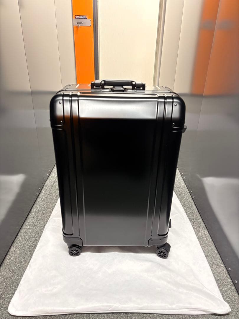 v*o様 未使用　ゼロハリバートン Geo Aluminum 3.0 24インチ