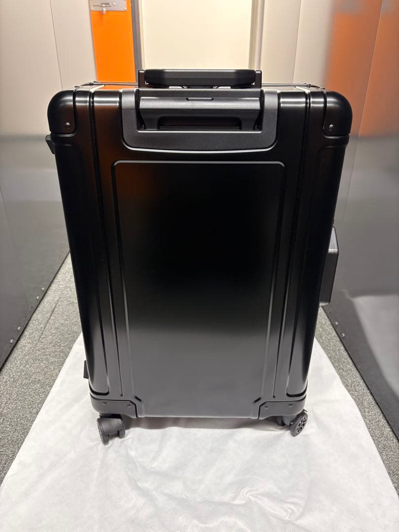 v*o様 未使用　ゼロハリバートン Geo Aluminum 3.0 24インチ