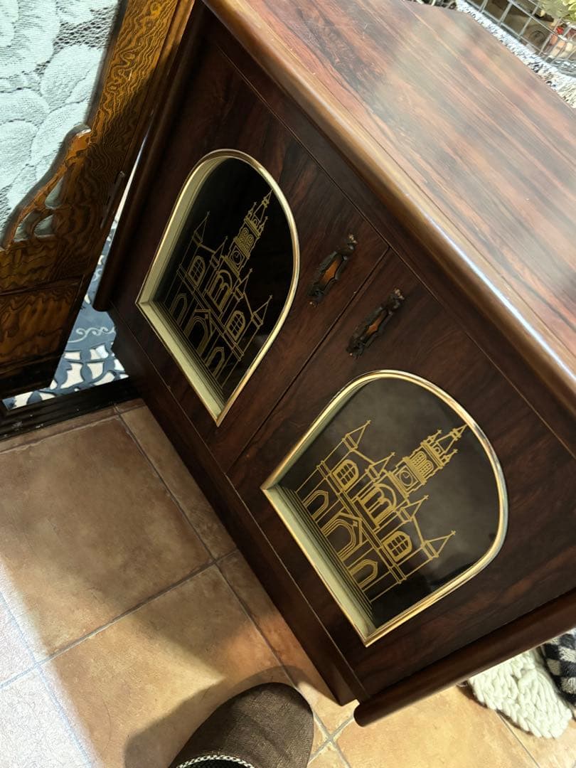 木製キャビネット ガラス扉 城のデザイン　当時物